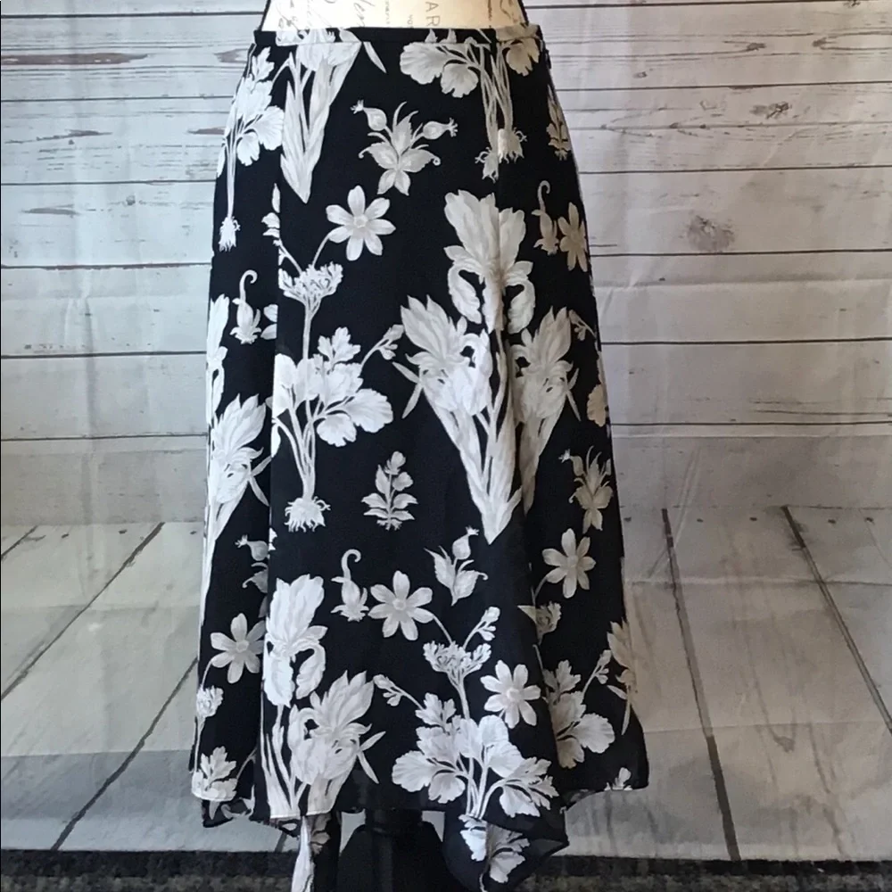 ANN TAYLOR‎ LOFT skirt floral a-line black & white sz 4